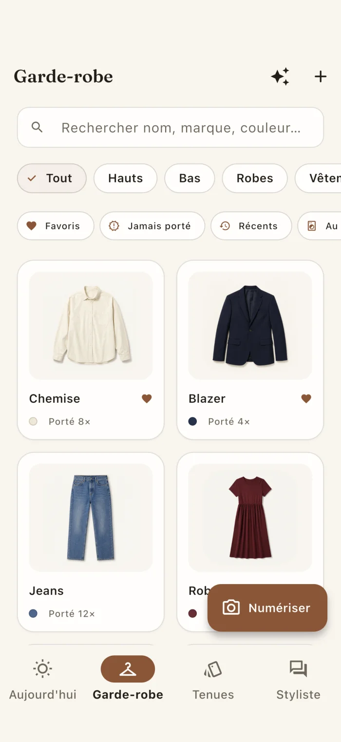 Écran de garde-robe de l’application présentant des vêtements