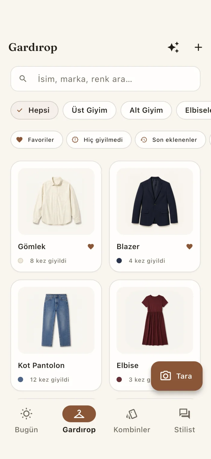 Kıyafet parçalarını gösteren uygulama gardırop ekranı